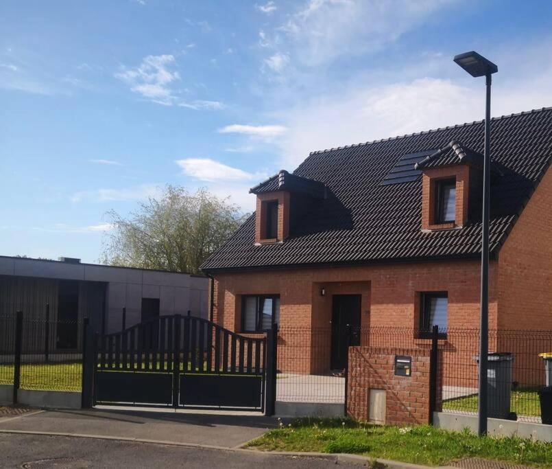 Maison Individuelle, Campagne, 3 Chambres, Baignoire Balneo 2 Places Genech Bagian luar foto
