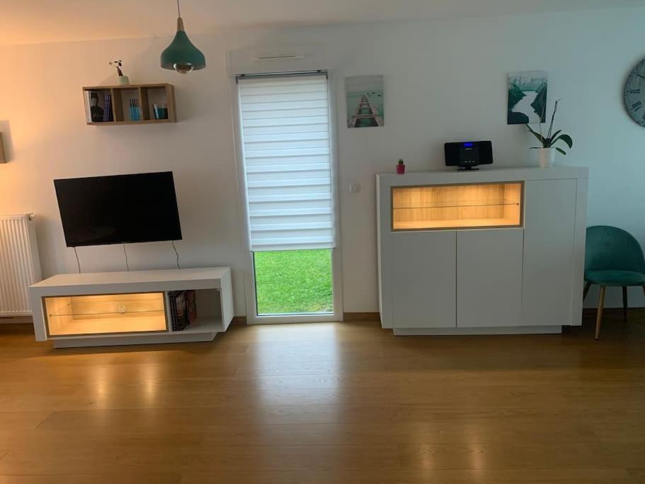 Maison Individuelle, Campagne, 3 Chambres, Baignoire Balneo 2 Places Genech Bagian luar foto